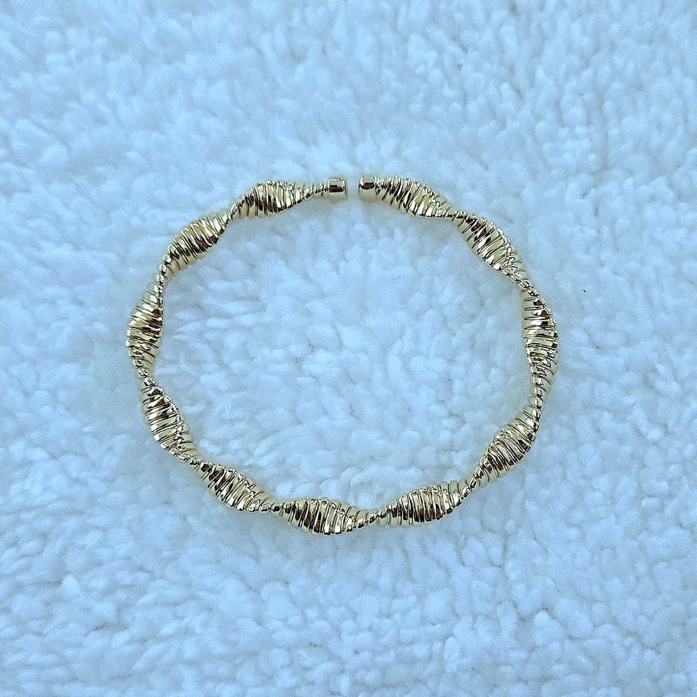 Caldelli Twisted🧬 Gold💛 Flexible Cuff Bracelet - NWT